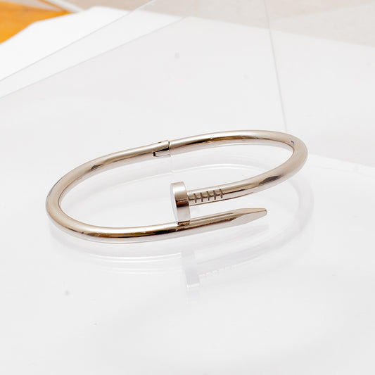 BRAZALETE CLAVO PLATA